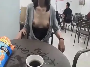 ABG Seksi Pamer Dada Di Minimarket Malam Hari poster