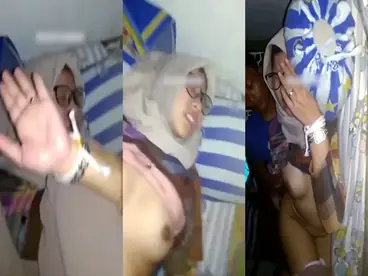 Bokep Indo Hijab Bocil Malu Direkam poster