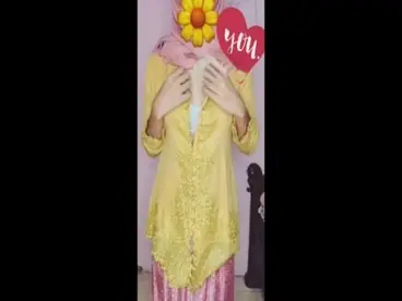 Live Ukhti Kebaya Hijab Pink Tampil Berani Menggoda Streaming Viral 2026 poster