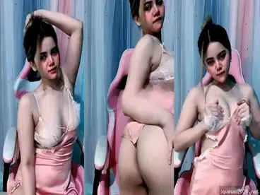 Vanya Remas Toket Gede Pantat Bulat Dientot Sampai Becek poster